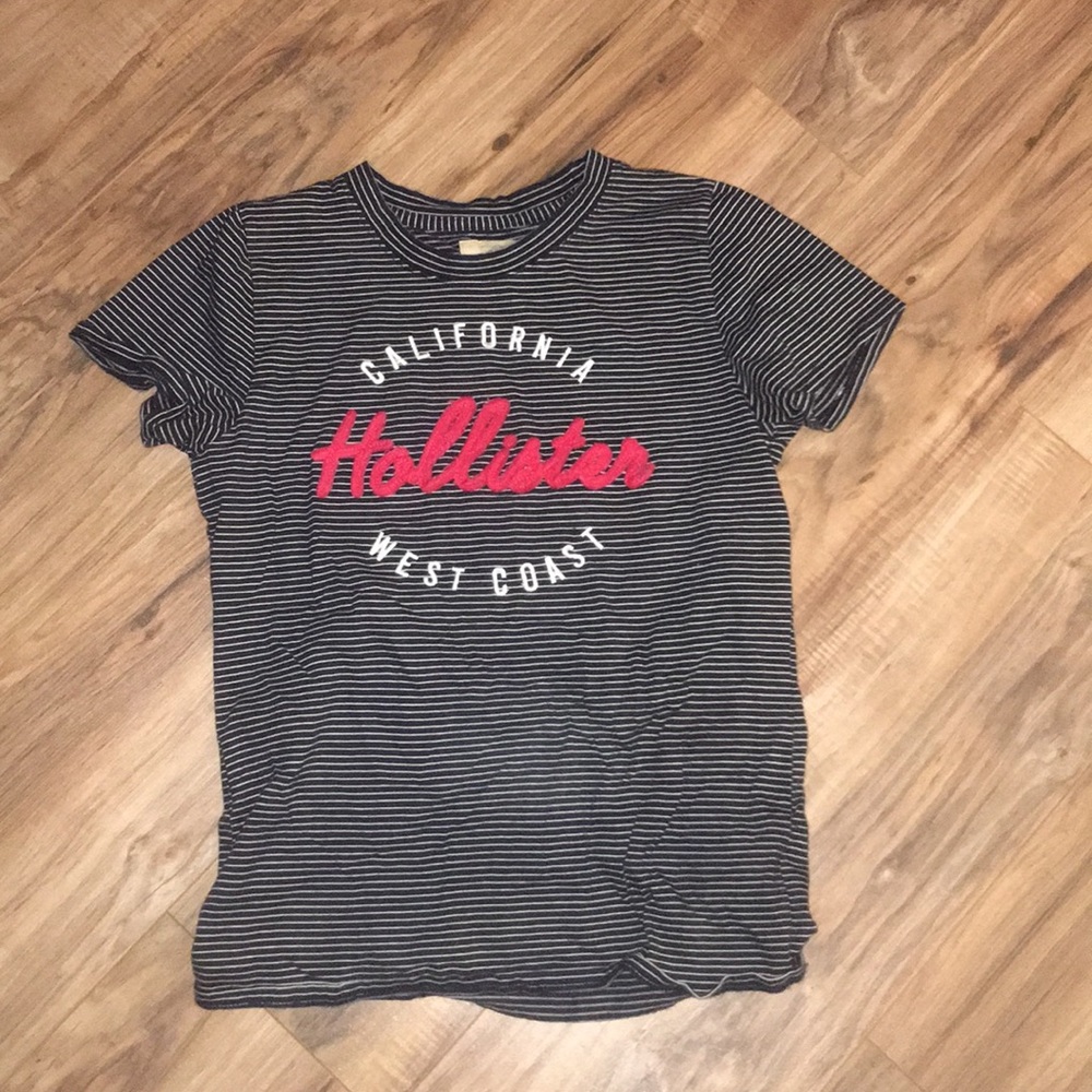 Hollister shirt so cute